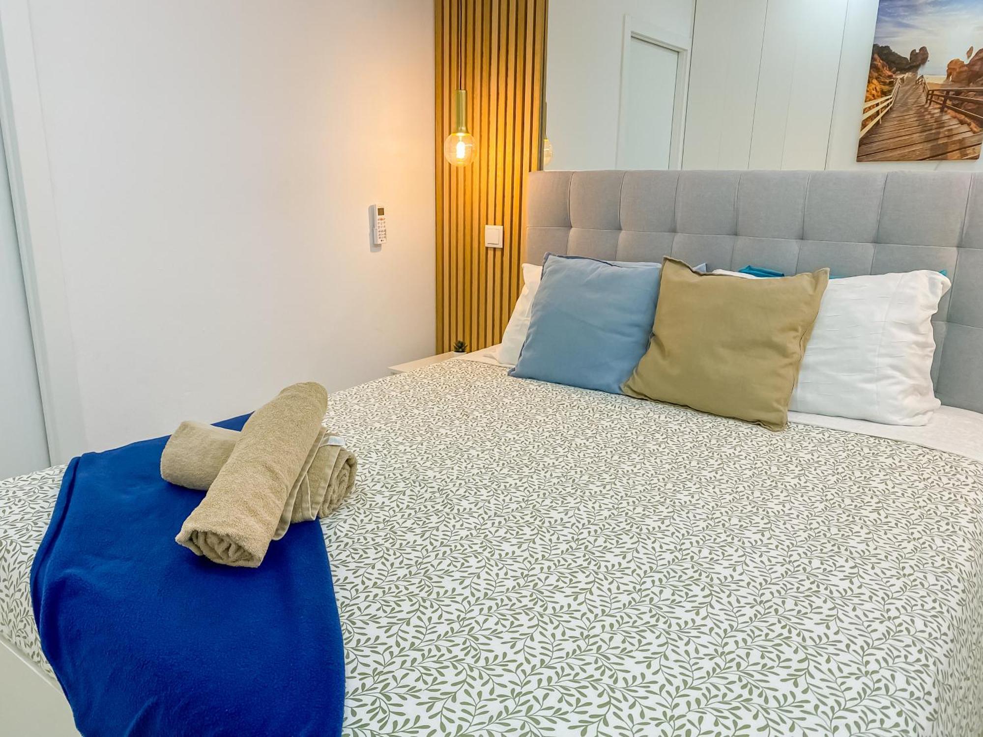 Luxury 2 Min Beach With Balcony, Ocean View, Wifi, Ac, Smarttv Portimao Ngoại thất bức ảnh
