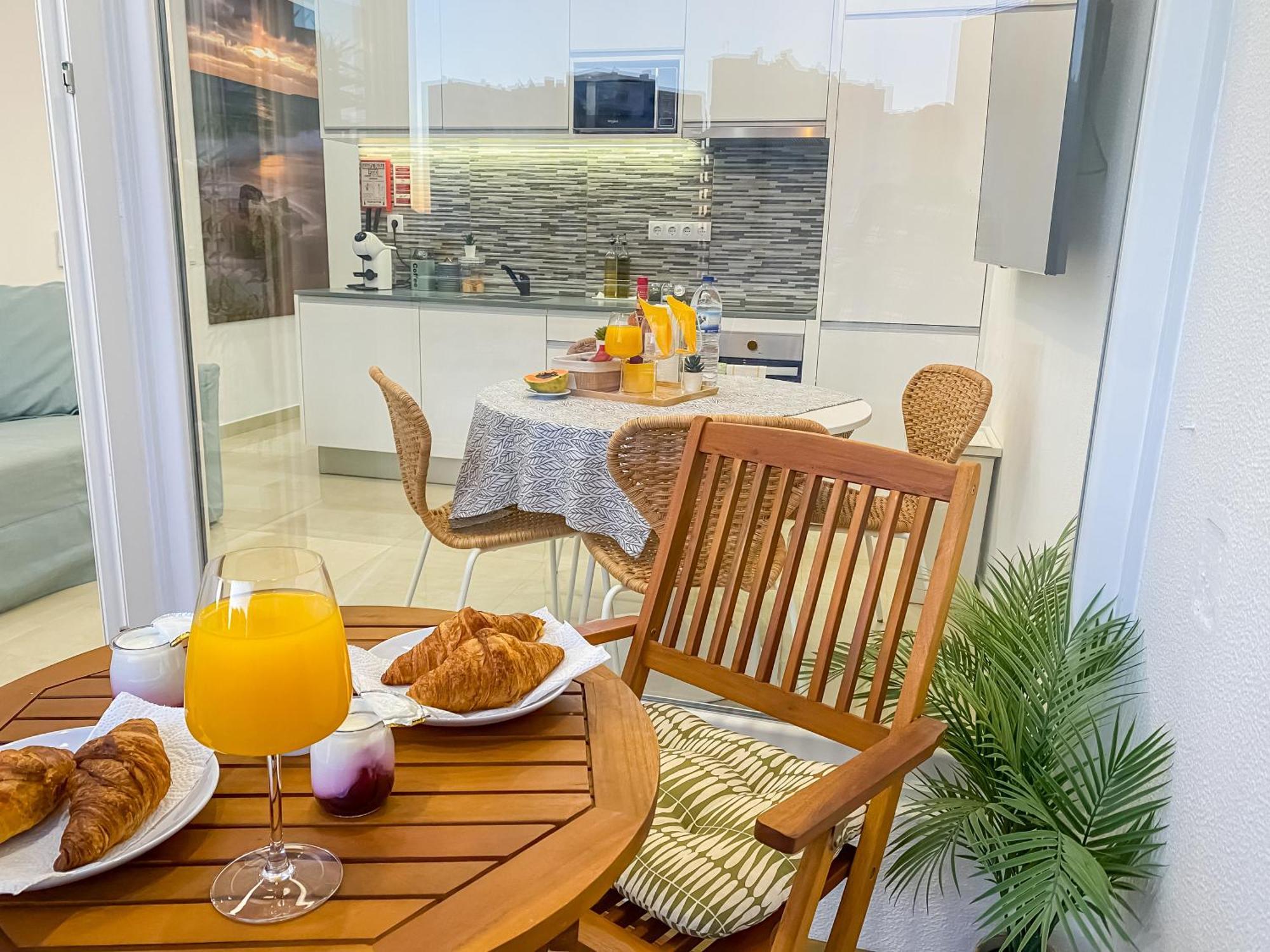 Luxury 2 Min Beach With Balcony, Ocean View, Wifi, Ac, Smarttv Portimao Ngoại thất bức ảnh